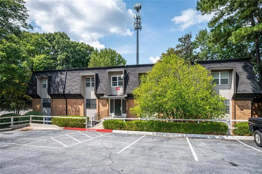 325 Winding River Drive Unit C, Sandy Springs, Georgia 30350, 2 Bedrooms Bedrooms, ,2 BathroomsBathrooms,Residential,Sold,325 Winding River Drive Unit C,6943507