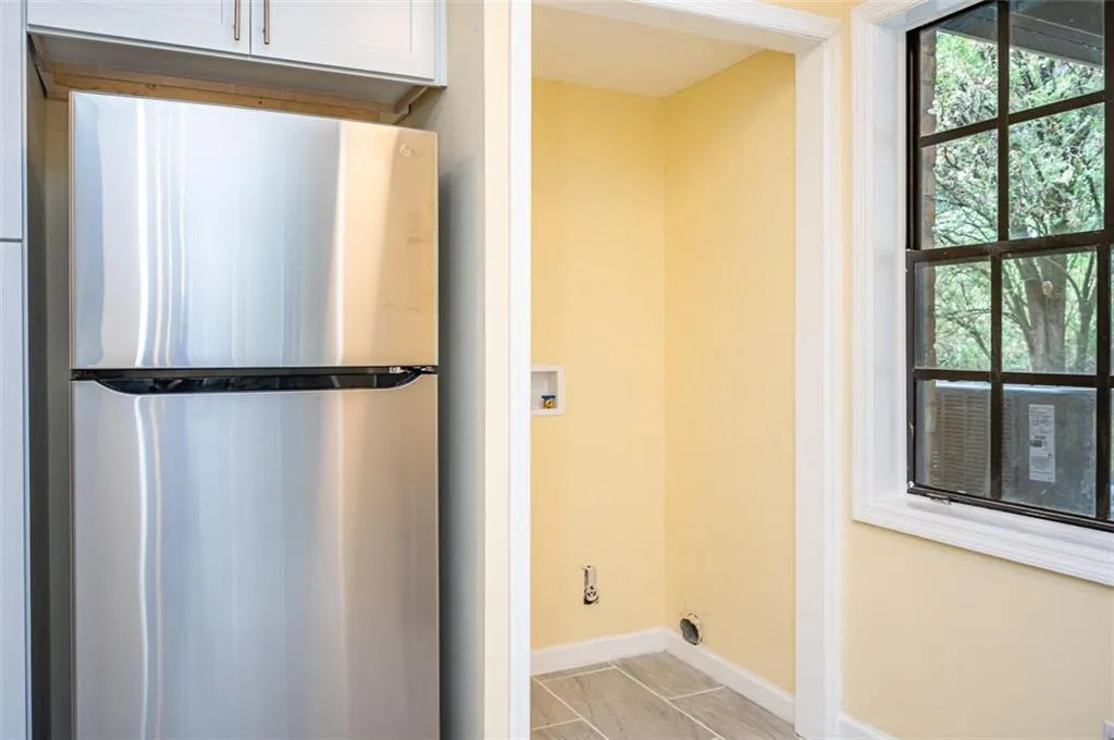 325 Winding River Drive Unit C, Sandy Springs, Georgia 30350, 2 Bedrooms Bedrooms, ,2 BathroomsBathrooms,Residential,Sold,325 Winding River Drive Unit C,6943507