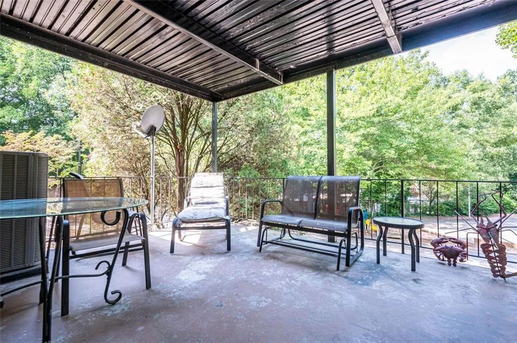 325 Winding River Drive Unit C, Sandy Springs, Georgia 30350, 2 Bedrooms Bedrooms, ,2 BathroomsBathrooms,Residential,Sold,325 Winding River Drive Unit C,6943507
