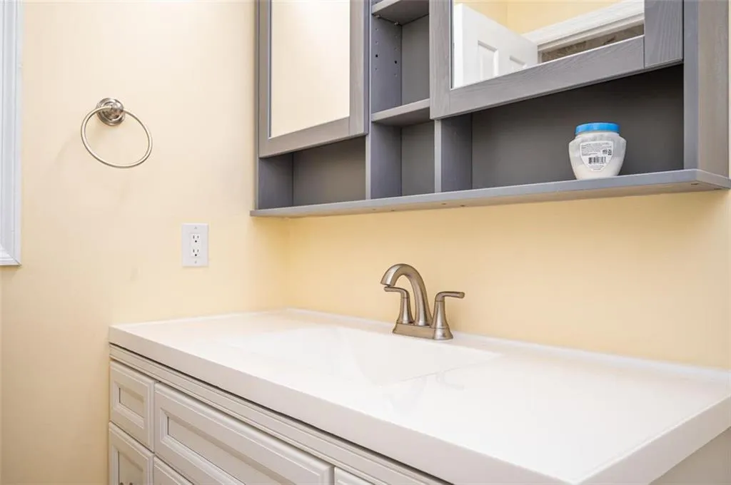 325 Winding River Drive Unit C, Sandy Springs, Georgia 30350, 2 Bedrooms Bedrooms, ,2 BathroomsBathrooms,Residential,Sold,325 Winding River Drive Unit C,6943507