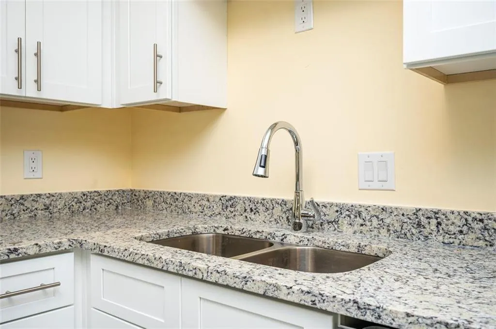 325 Winding River Drive Unit C, Sandy Springs, Georgia 30350, 2 Bedrooms Bedrooms, ,2 BathroomsBathrooms,Residential,Sold,325 Winding River Drive Unit C,6943507