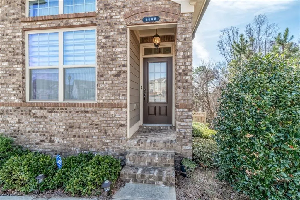 7605 Highland Bluff, Atlanta, Georgia 30328, 4 Bedrooms Bedrooms, ,3 BathroomsBathrooms,Residential,Sold,7605 Highland Bluff,6676810