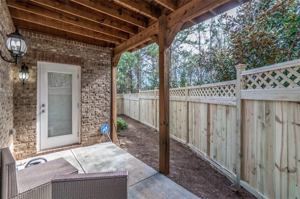 7605 Highland Bluff, Atlanta, Georgia 30328, 4 Bedrooms Bedrooms, ,3 BathroomsBathrooms,Residential,Sold,7605 Highland Bluff,6676810