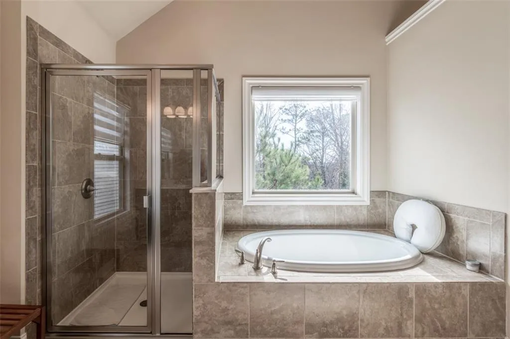 7605 Highland Bluff, Atlanta, Georgia 30328, 4 Bedrooms Bedrooms, ,3 BathroomsBathrooms,Residential,Sold,7605 Highland Bluff,6676810