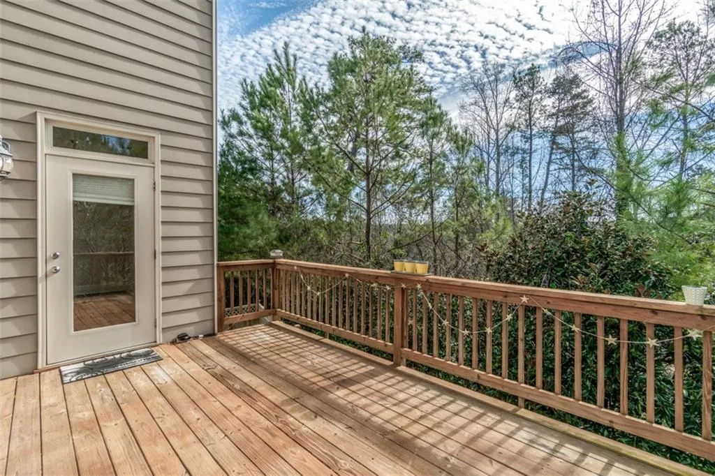 7605 Highland Bluff, Atlanta, Georgia 30328, 4 Bedrooms Bedrooms, ,3 BathroomsBathrooms,Residential,Sold,7605 Highland Bluff,6676810