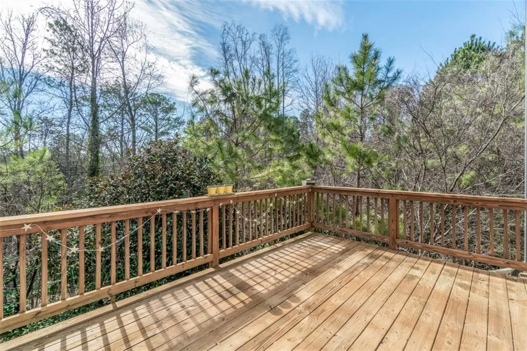 7605 Highland Bluff, Atlanta, Georgia 30328, 4 Bedrooms Bedrooms, ,3 BathroomsBathrooms,Residential,Sold,7605 Highland Bluff,6676810
