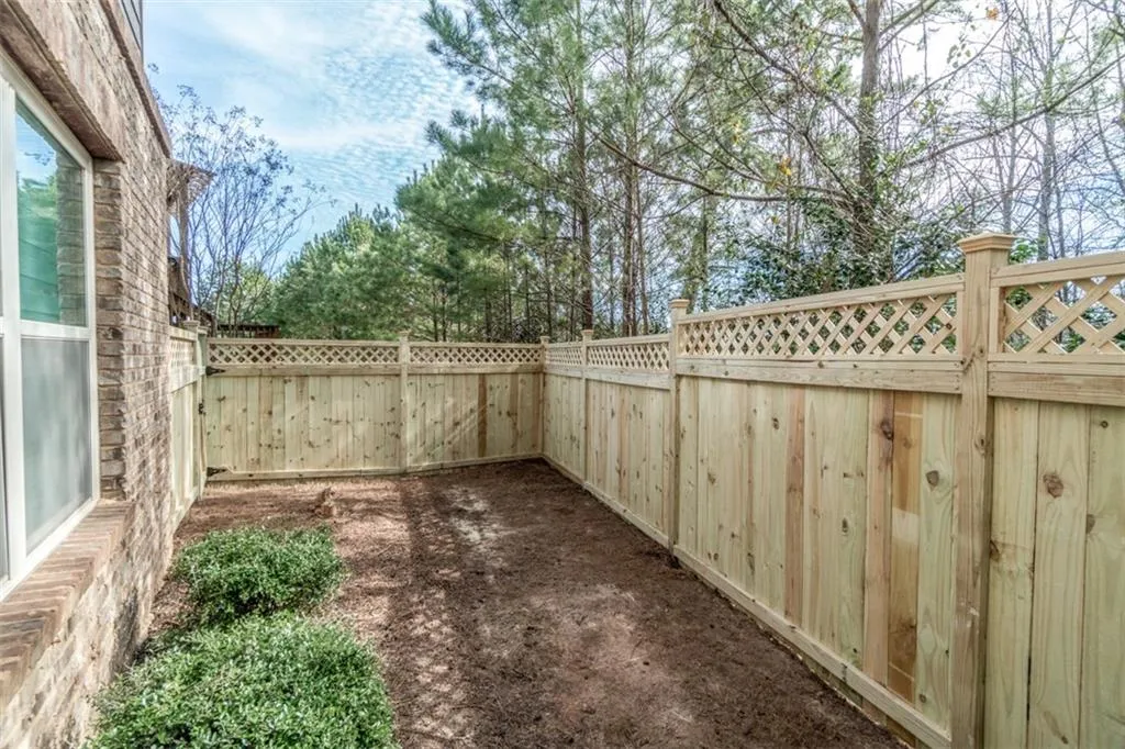 7605 Highland Bluff, Atlanta, Georgia 30328, 4 Bedrooms Bedrooms, ,3 BathroomsBathrooms,Residential,Sold,7605 Highland Bluff,6676810
