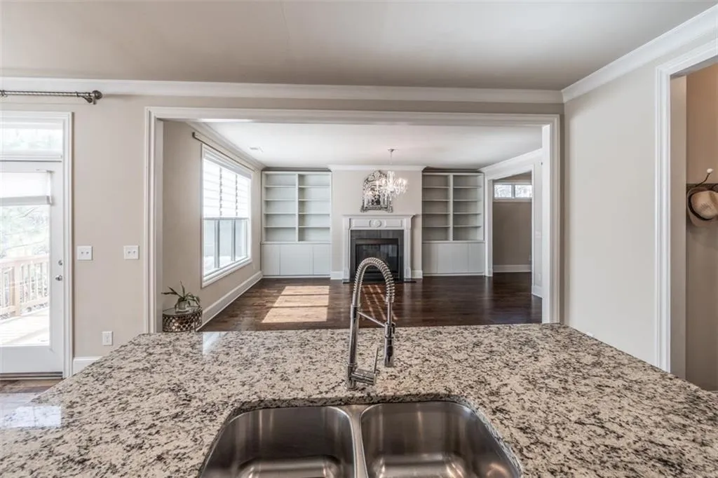 7605 Highland Bluff, Atlanta, Georgia 30328, 4 Bedrooms Bedrooms, ,3 BathroomsBathrooms,Residential,Sold,7605 Highland Bluff,6676810