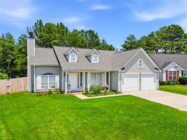 1016 Meadow Glen Circle, Fairburn, Georgia 30213