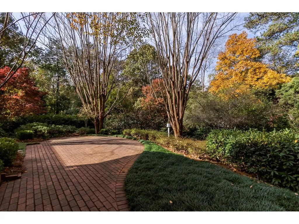 8015 Monticello Drive, Sandy Springs, Georgia 30350, 5 Bedrooms Bedrooms, ,4 BathroomsBathrooms,Residential,Sold,8015 Monticello Drive,6653544