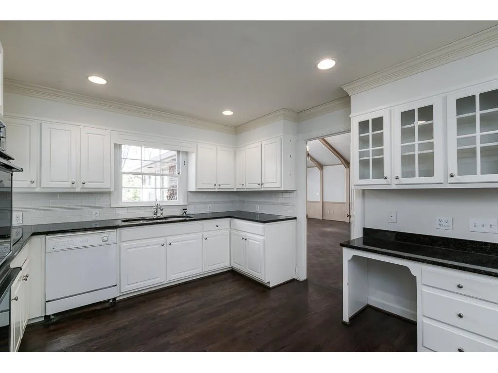 8015 Monticello Drive, Sandy Springs, Georgia 30350, 5 Bedrooms Bedrooms, ,4 BathroomsBathrooms,Residential,Sold,8015 Monticello Drive,6653544