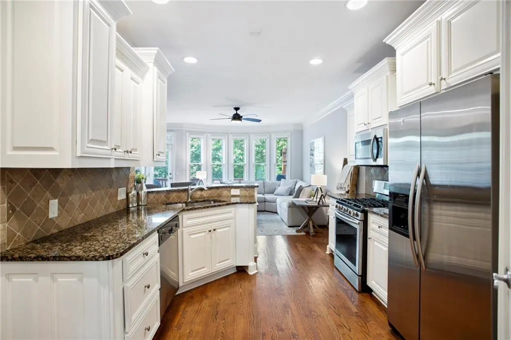 93 Chemin De Vie, Atlanta, Georgia 30342, 3 Bedrooms Bedrooms, ,3 BathroomsBathrooms,Residential,Sold,93 Chemin De Vie,7056999