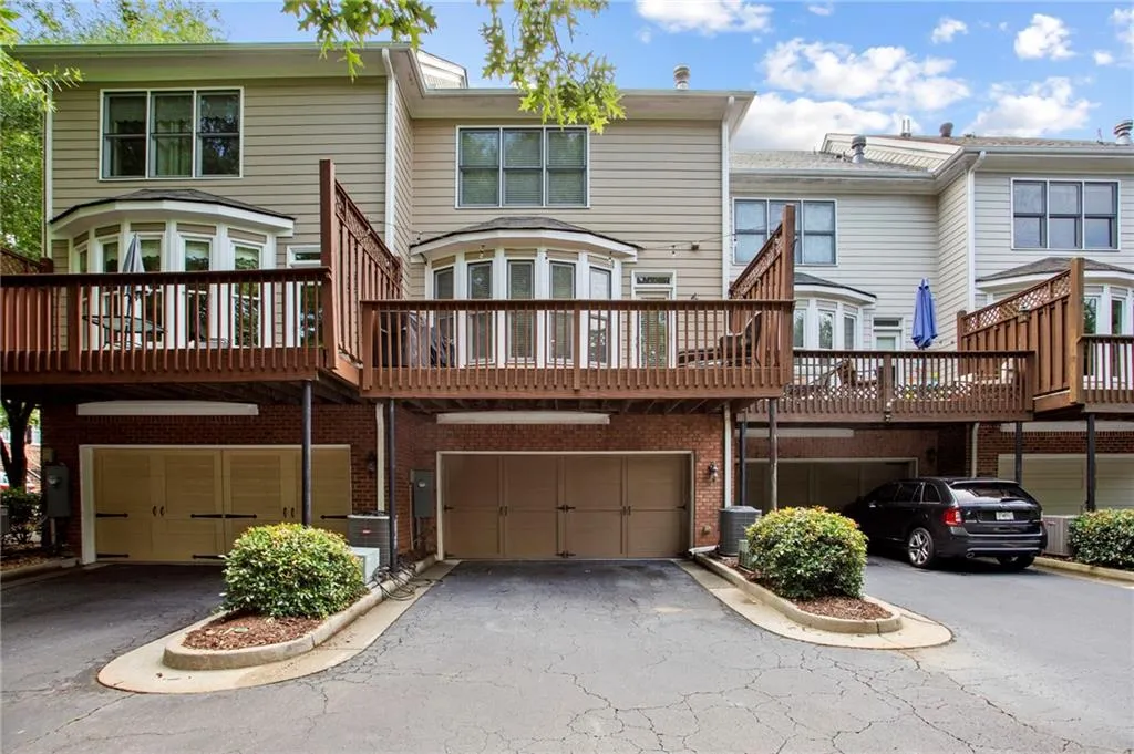 93 Chemin De Vie, Atlanta, Georgia 30342, 3 Bedrooms Bedrooms, ,3 BathroomsBathrooms,Residential,Sold,93 Chemin De Vie,7056999