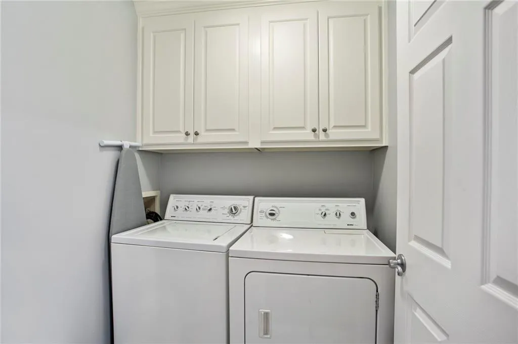 93 Chemin De Vie, Atlanta, Georgia 30342, 3 Bedrooms Bedrooms, ,3 BathroomsBathrooms,Residential,Sold,93 Chemin De Vie,7056999