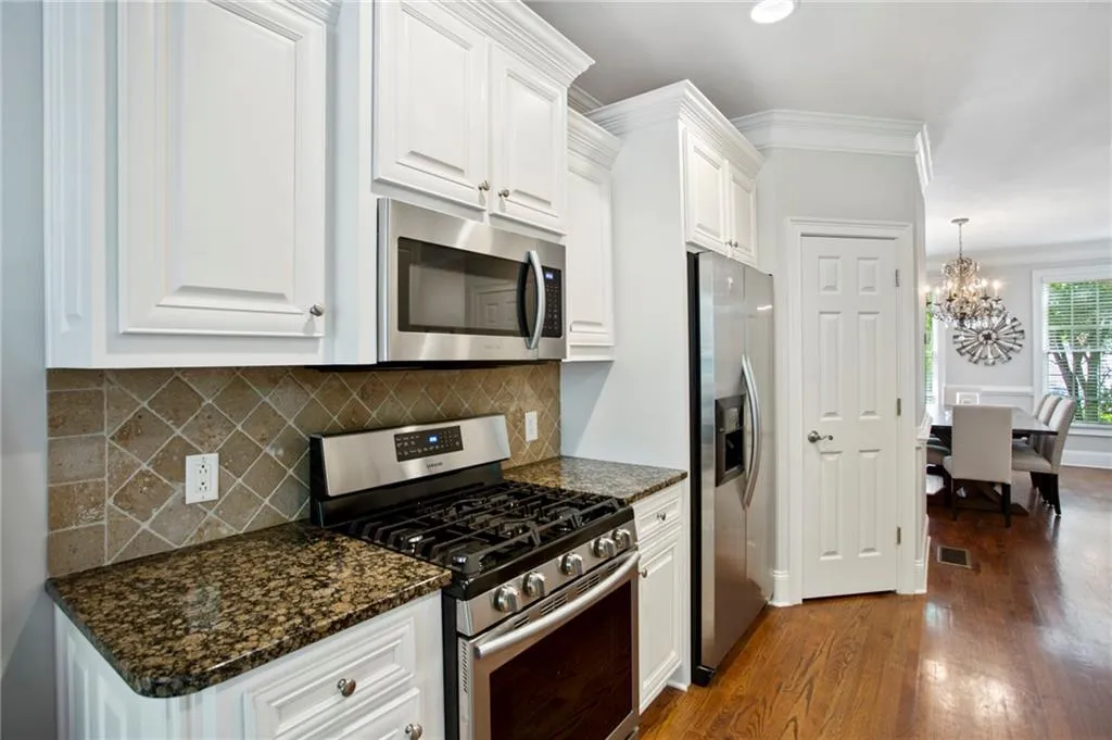 93 Chemin De Vie, Atlanta, Georgia 30342, 3 Bedrooms Bedrooms, ,3 BathroomsBathrooms,Residential,Sold,93 Chemin De Vie,7056999