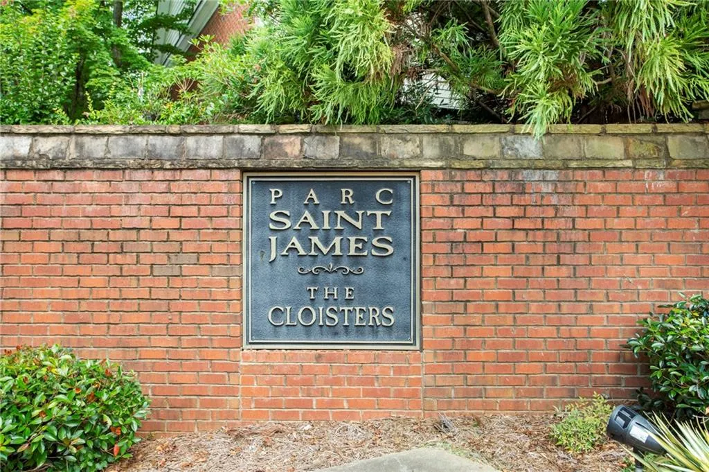 93 Chemin De Vie, Atlanta, Georgia 30342, 3 Bedrooms Bedrooms, ,3 BathroomsBathrooms,Residential,Sold,93 Chemin De Vie,7056999