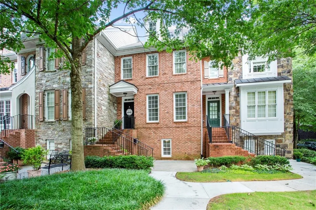 93 Chemin De Vie, Atlanta, Georgia 30342, 3 Bedrooms Bedrooms, ,3 BathroomsBathrooms,Residential,Sold,93 Chemin De Vie,7056999