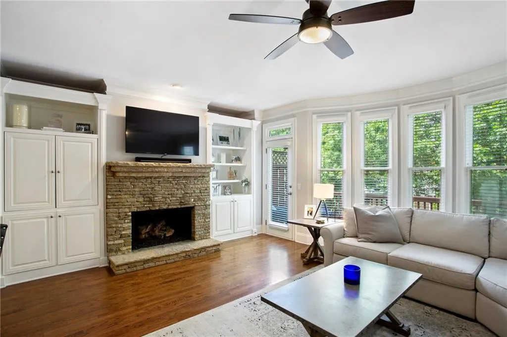 93 Chemin De Vie, Atlanta, Georgia 30342, 3 Bedrooms Bedrooms, ,3 BathroomsBathrooms,Residential,Sold,93 Chemin De Vie,7056999