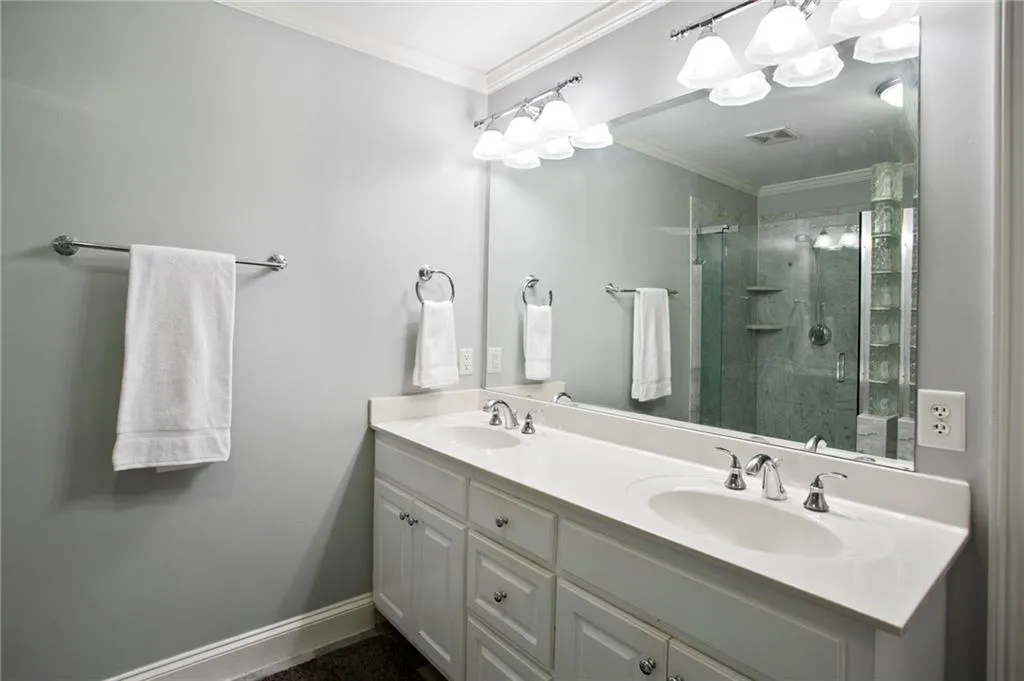 93 Chemin De Vie, Atlanta, Georgia 30342, 3 Bedrooms Bedrooms, ,3 BathroomsBathrooms,Residential,Sold,93 Chemin De Vie,7056999