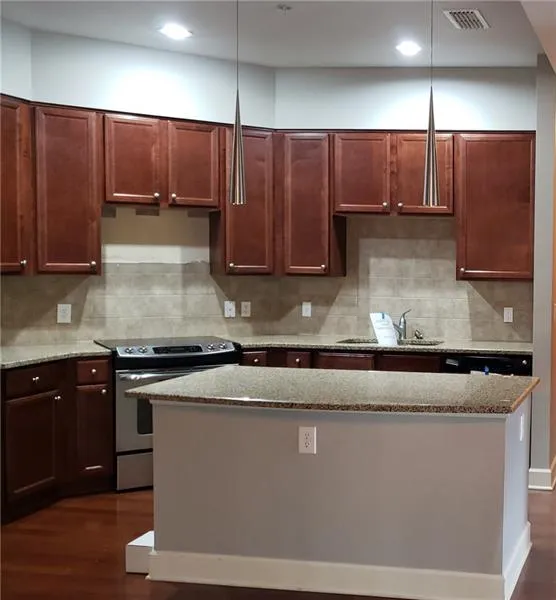 200 River Vista Drive Unit 707, Atlanta, Georgia 30339, 2 Bedrooms Bedrooms, ,2 BathroomsBathrooms,Residential,Sold,200 River Vista Drive Unit 707,6638689