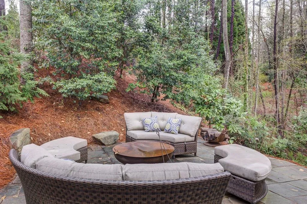 5175 Falcon Chase Lane, Atlanta, Georgia 30342, 5 Bedrooms Bedrooms, ,5 BathroomsBathrooms,Residential,Sold,5175 Falcon Chase Lane,6854888