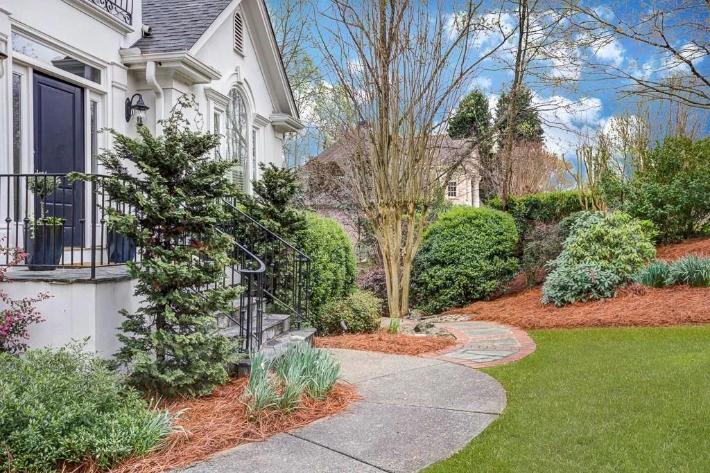 5175 Falcon Chase Lane, Atlanta, Georgia 30342, 5 Bedrooms Bedrooms, ,5 BathroomsBathrooms,Residential,Sold,5175 Falcon Chase Lane,6854888