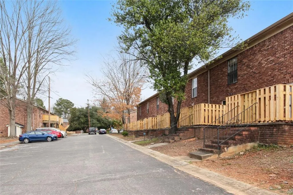 5617 Kingsport Drive, Atlanta, Georgia 30342, 2 Bedrooms Bedrooms, ,1 BathroomBathrooms,Residential,Sold,5617 Kingsport Drive,6986720