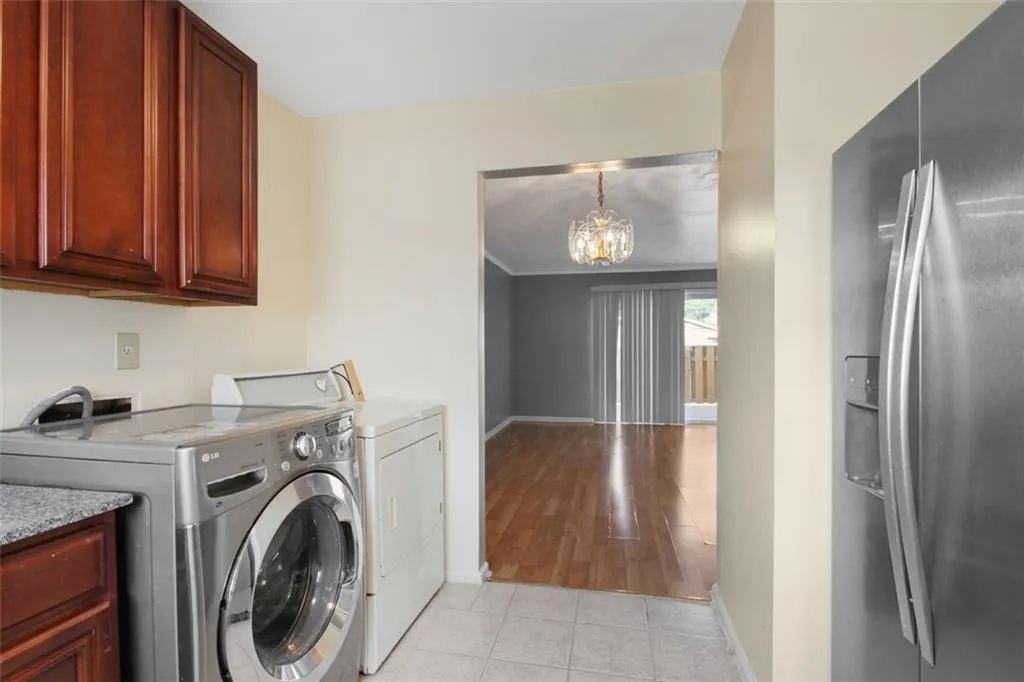 5617 Kingsport Drive, Atlanta, Georgia 30342, 2 Bedrooms Bedrooms, ,1 BathroomBathrooms,Residential,Sold,5617 Kingsport Drive,6986720