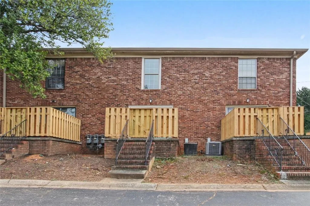 5617 Kingsport Drive, Atlanta, Georgia 30342, 2 Bedrooms Bedrooms, ,1 BathroomBathrooms,Residential,Sold,5617 Kingsport Drive,6986720