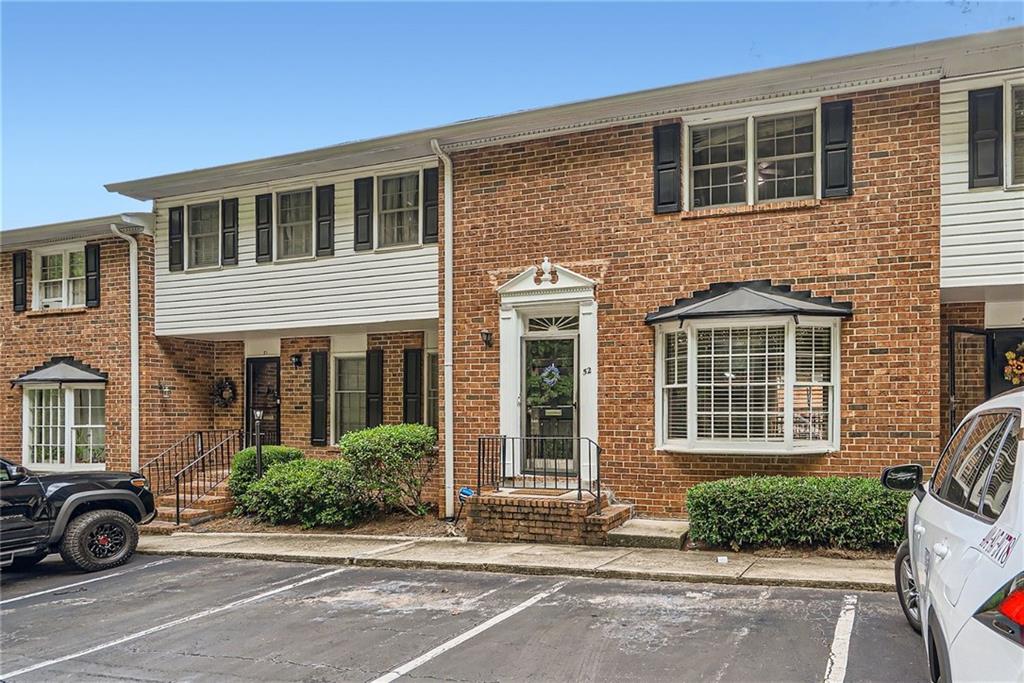 6520 Roswell Road Unit 52, Sandy Springs, Georgia 30328, 2 Bedrooms Bedrooms, ,1 BathroomBathrooms,Residential,Sold,6520 Roswell Road Unit 52,7292728