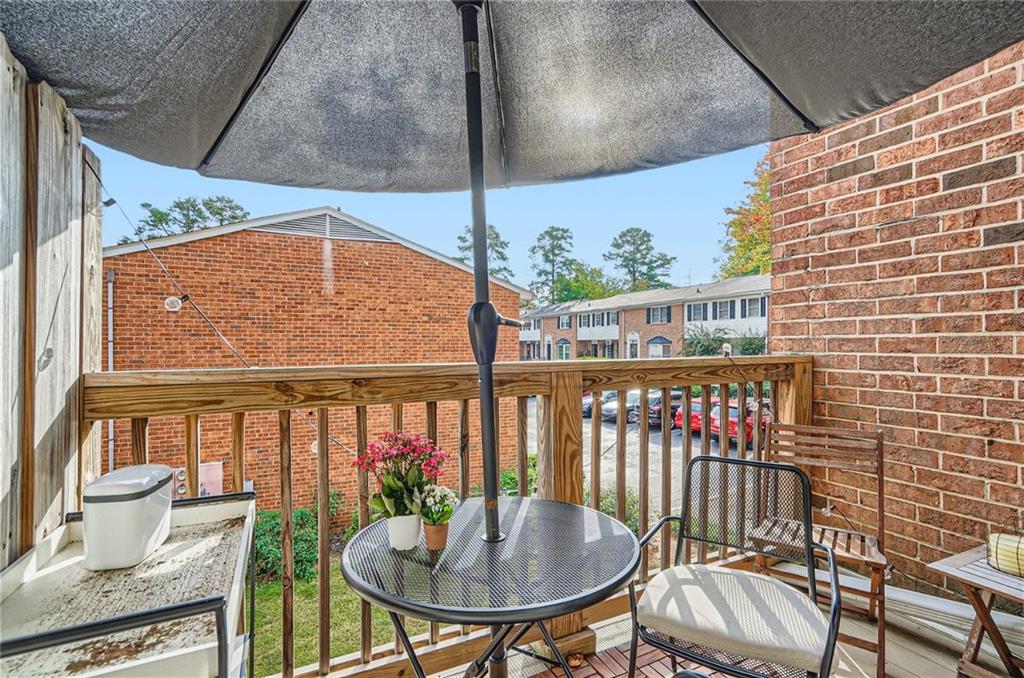 6520 Roswell Road Unit 52, Sandy Springs, Georgia 30328, 2 Bedrooms Bedrooms, ,1 BathroomBathrooms,Residential,Sold,6520 Roswell Road Unit 52,7292728