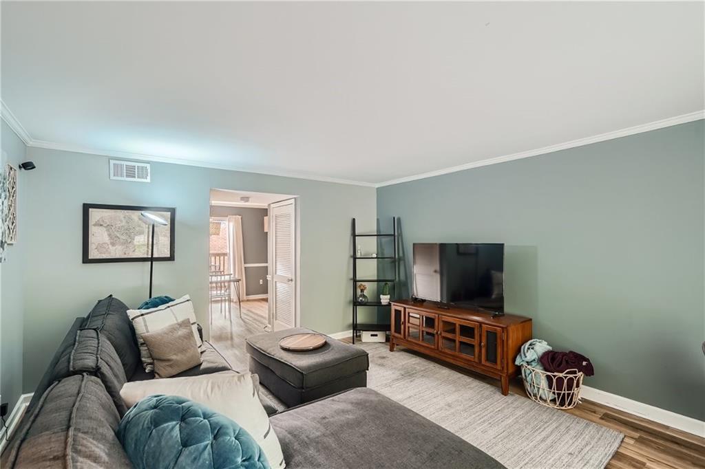 6520 Roswell Road Unit 52, Sandy Springs, Georgia 30328, 2 Bedrooms Bedrooms, ,1 BathroomBathrooms,Residential,Sold,6520 Roswell Road Unit 52,7292728