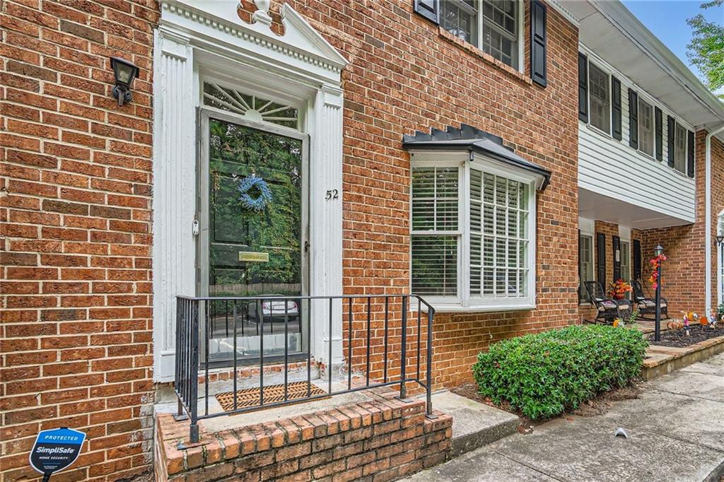 6520 Roswell Road Unit 52, Sandy Springs, Georgia 30328, 2 Bedrooms Bedrooms, ,1 BathroomBathrooms,Residential,Sold,6520 Roswell Road Unit 52,7292728