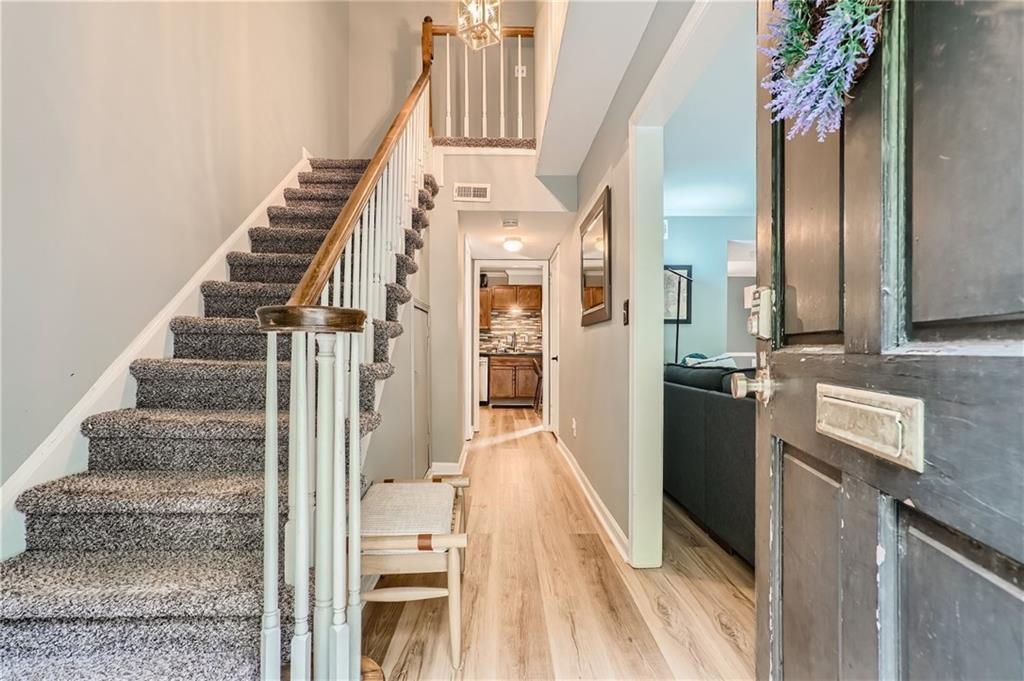 6520 Roswell Road Unit 52, Sandy Springs, Georgia 30328, 2 Bedrooms Bedrooms, ,1 BathroomBathrooms,Residential,Sold,6520 Roswell Road Unit 52,7292728