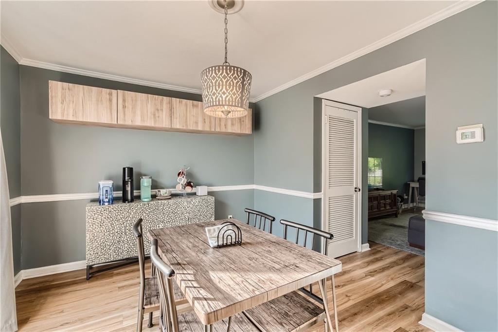 6520 Roswell Road Unit 52, Sandy Springs, Georgia 30328, 2 Bedrooms Bedrooms, ,1 BathroomBathrooms,Residential,Sold,6520 Roswell Road Unit 52,7292728