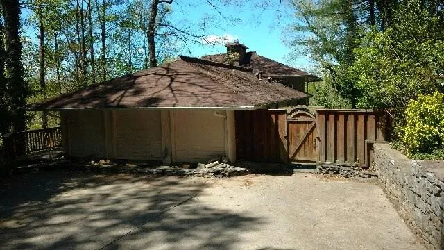 215 River North Drive, Sandy Springs, Georgia 30328, 5 Bedrooms Bedrooms, ,4 BathroomsBathrooms,Residential,Sold,215 River North Drive,5837702