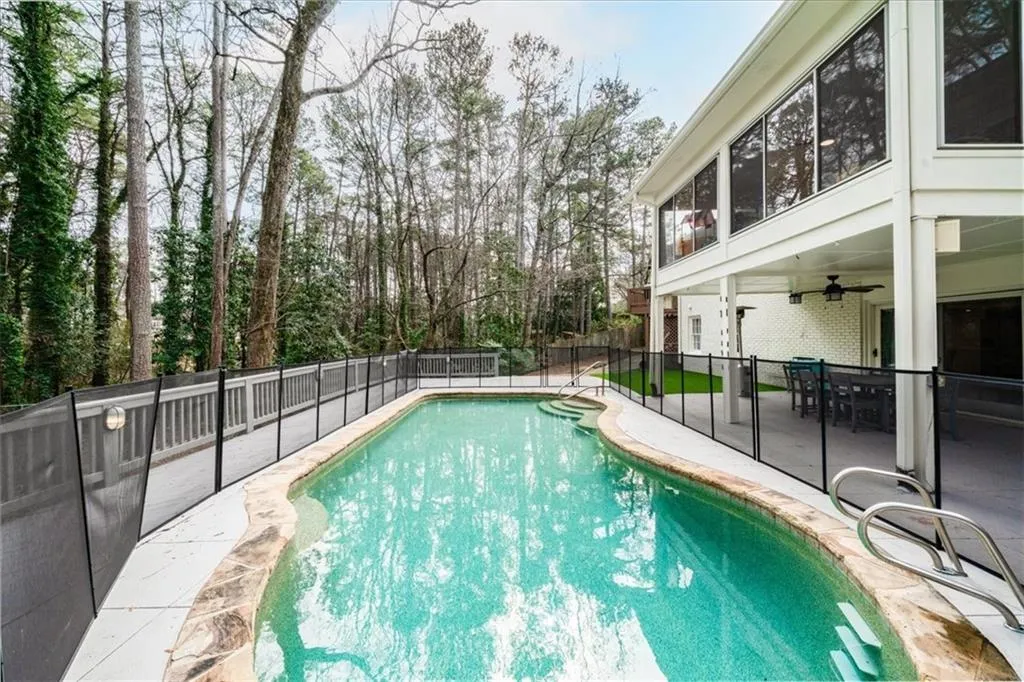 6125 Weatherly Drive, Atlanta, Georgia 30328, 4 Bedrooms Bedrooms, ,4 BathroomsBathrooms,Residential,Sold,6125 Weatherly Drive,7710531