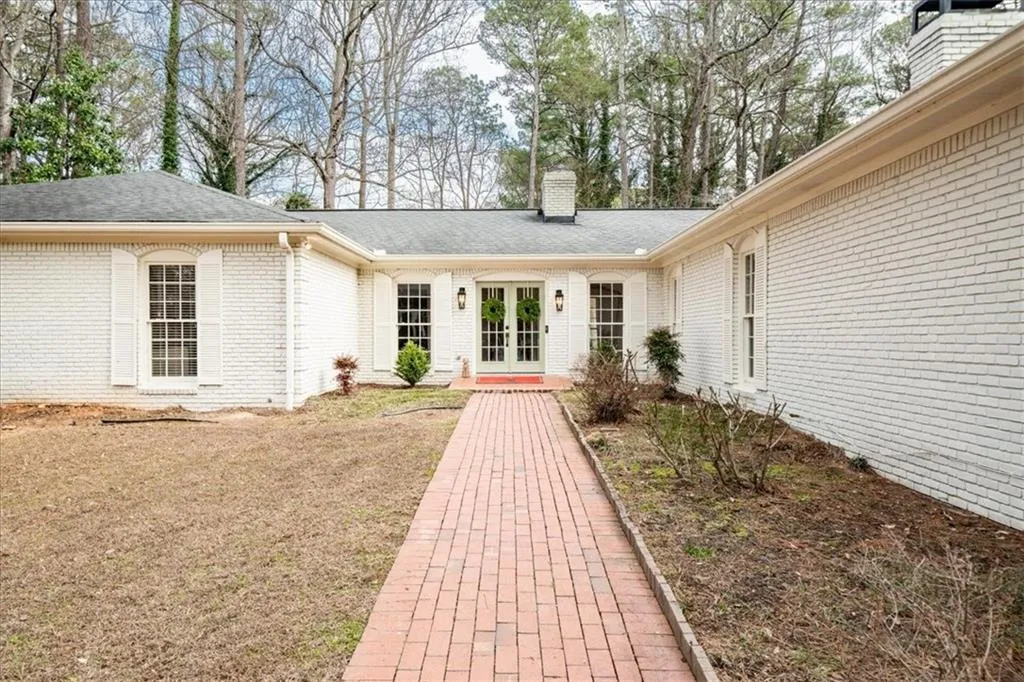 6125 Weatherly Drive, Atlanta, Georgia 30328, 4 Bedrooms Bedrooms, ,4 BathroomsBathrooms,Residential,Sold,6125 Weatherly Drive,7710531