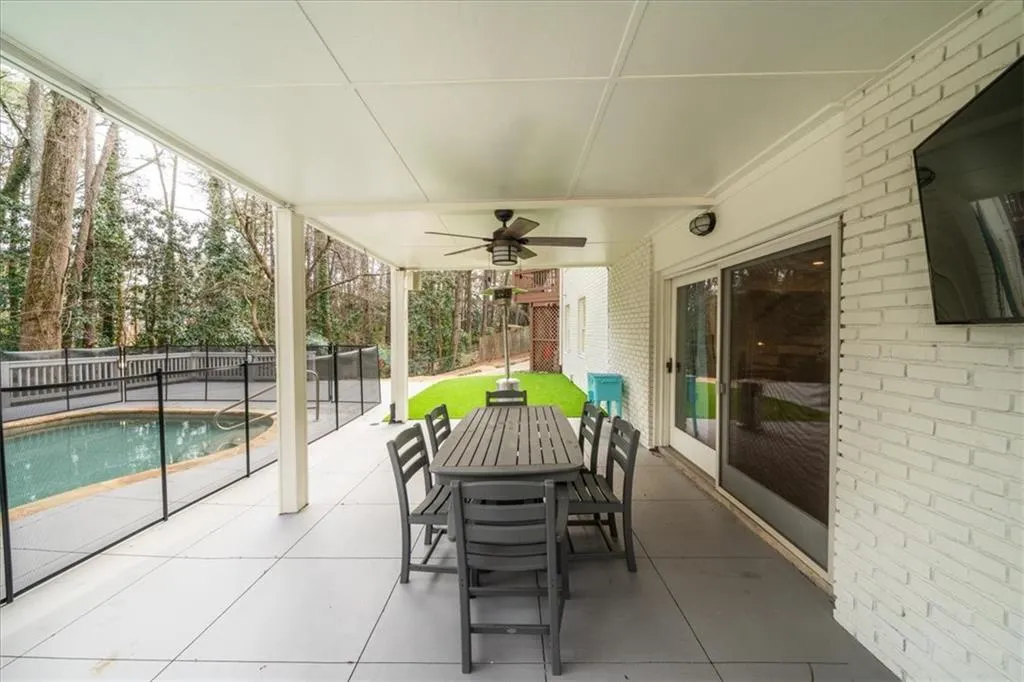 6125 Weatherly Drive, Atlanta, Georgia 30328, 4 Bedrooms Bedrooms, ,4 BathroomsBathrooms,Residential,Sold,6125 Weatherly Drive,7710531