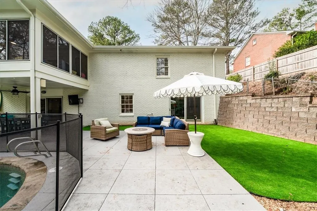 6125 Weatherly Drive, Atlanta, Georgia 30328, 4 Bedrooms Bedrooms, ,4 BathroomsBathrooms,Residential,Sold,6125 Weatherly Drive,7710531