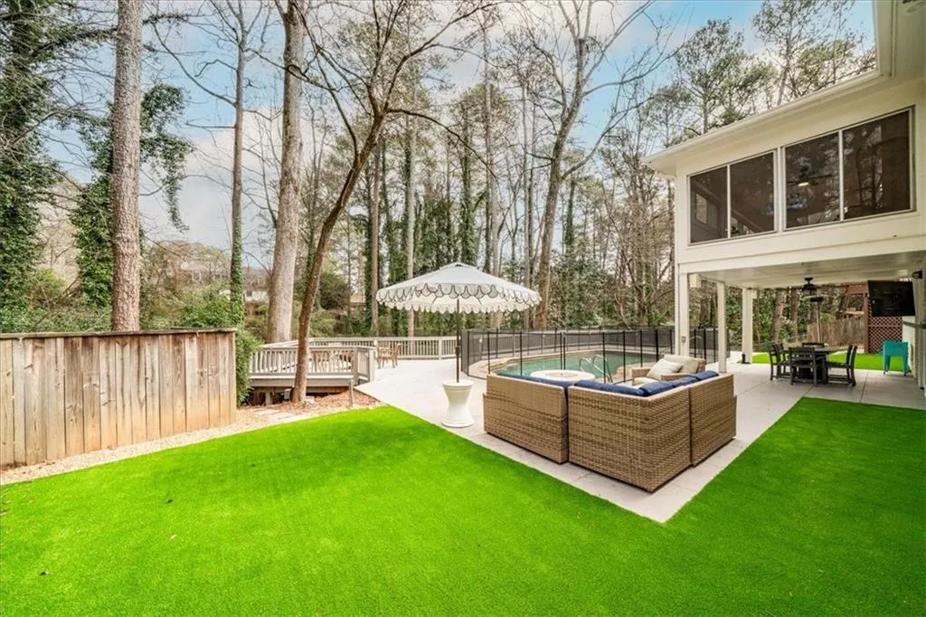 6125 Weatherly Drive, Atlanta, Georgia 30328, 4 Bedrooms Bedrooms, ,4 BathroomsBathrooms,Residential,Sold,6125 Weatherly Drive,7710531