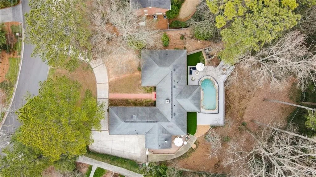 6125 Weatherly Drive, Atlanta, Georgia 30328, 4 Bedrooms Bedrooms, ,4 BathroomsBathrooms,Residential,Sold,6125 Weatherly Drive,7710531