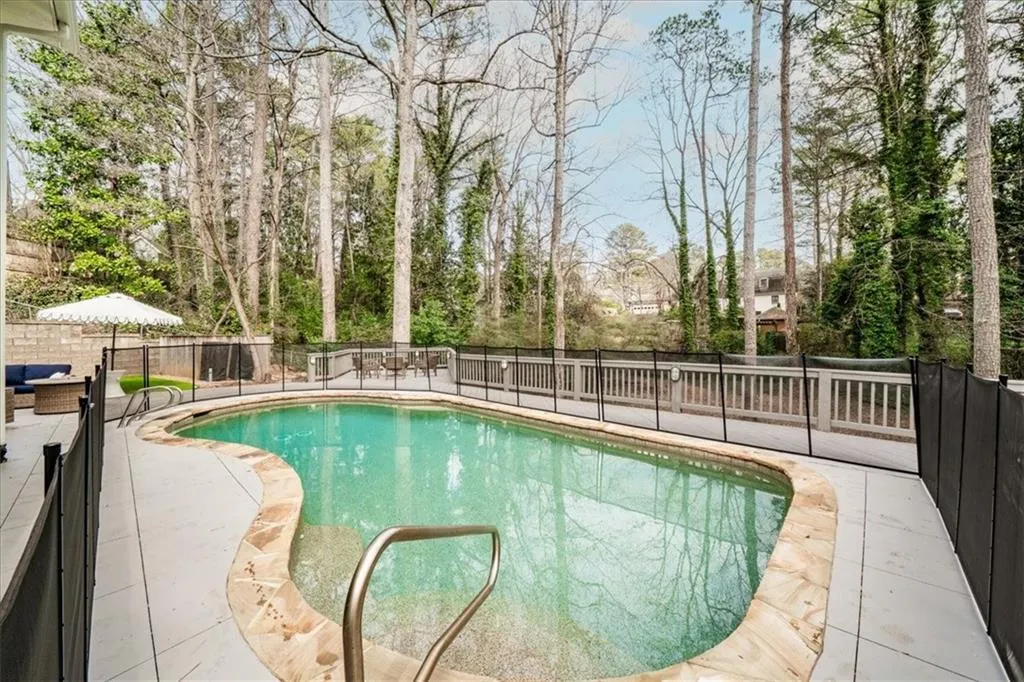 6125 Weatherly Drive, Atlanta, Georgia 30328, 4 Bedrooms Bedrooms, ,4 BathroomsBathrooms,Residential,Sold,6125 Weatherly Drive,7710531