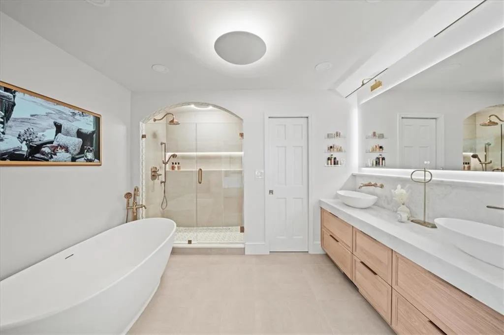 6125 Weatherly Drive, Atlanta, Georgia 30328, 4 Bedrooms Bedrooms, ,4 BathroomsBathrooms,Residential,Sold,6125 Weatherly Drive,7710531
