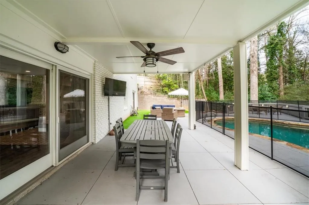 6125 Weatherly Drive, Atlanta, Georgia 30328, 4 Bedrooms Bedrooms, ,4 BathroomsBathrooms,Residential,Sold,6125 Weatherly Drive,7710531