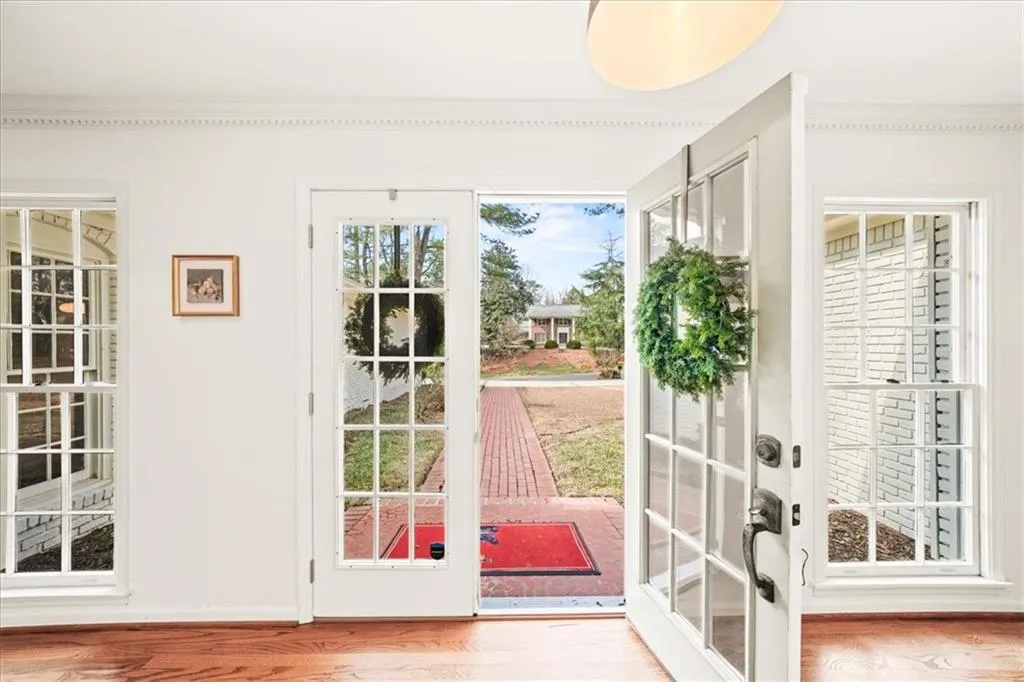 6125 Weatherly Drive, Atlanta, Georgia 30328, 4 Bedrooms Bedrooms, ,4 BathroomsBathrooms,Residential,Sold,6125 Weatherly Drive,7710531