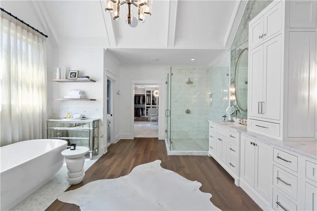 5217 Lake Forrest Drive, Atlanta, Georgia 30342, 6 Bedrooms Bedrooms, ,6 BathroomsBathrooms,Residential,Sold,5217 Lake Forrest Drive,6863703