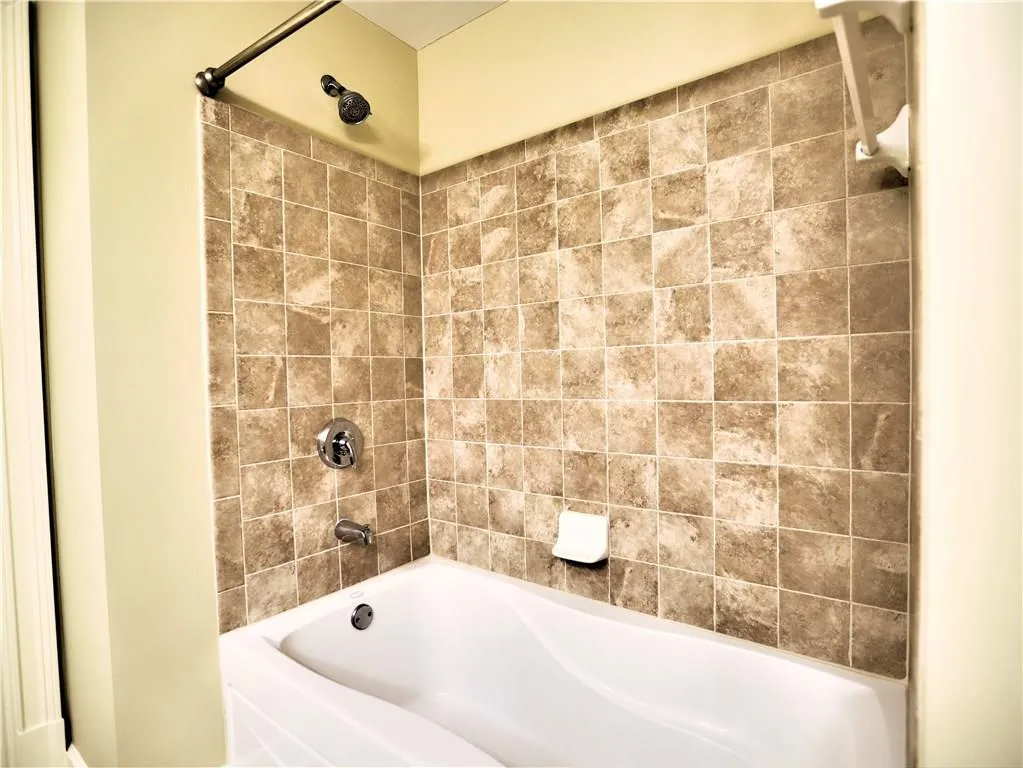 200 River Vista Drive Unit 424, Atlanta, Georgia 30339, 2 Bedrooms Bedrooms, ,2 BathroomsBathrooms,Residential,Sold,200 River Vista Drive Unit 424,6113239