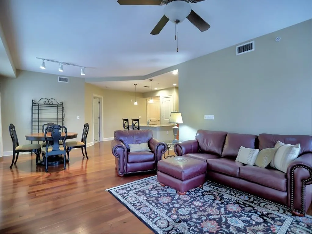 200 River Vista Drive Unit 424, Atlanta, Georgia 30339, 2 Bedrooms Bedrooms, ,2 BathroomsBathrooms,Residential,Sold,200 River Vista Drive Unit 424,6113239