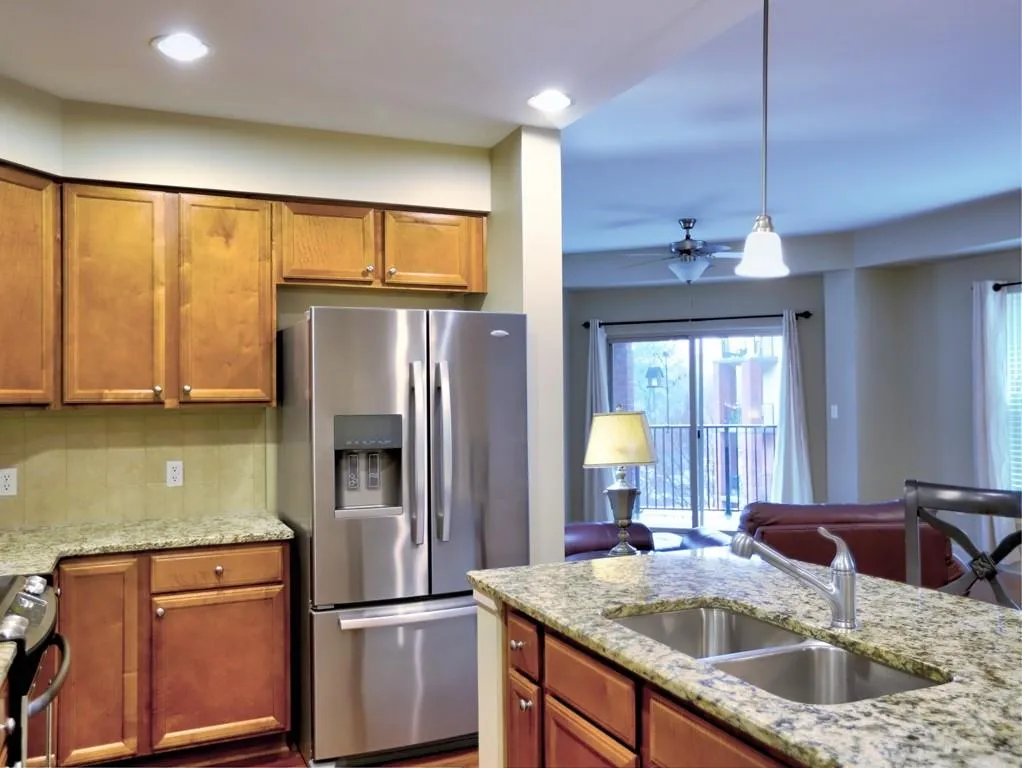 200 River Vista Drive Unit 424, Atlanta, Georgia 30339, 2 Bedrooms Bedrooms, ,2 BathroomsBathrooms,Residential,Sold,200 River Vista Drive Unit 424,6113239